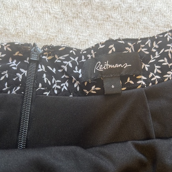 Reitmans black and white patterned skirt || size 6 - Picture 2 of 7